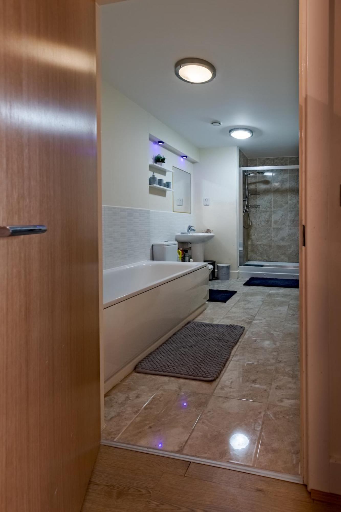Casa Maroon I Comfy I Quiet I Home Away From Home Birmingham Dış mekan fotoğraf